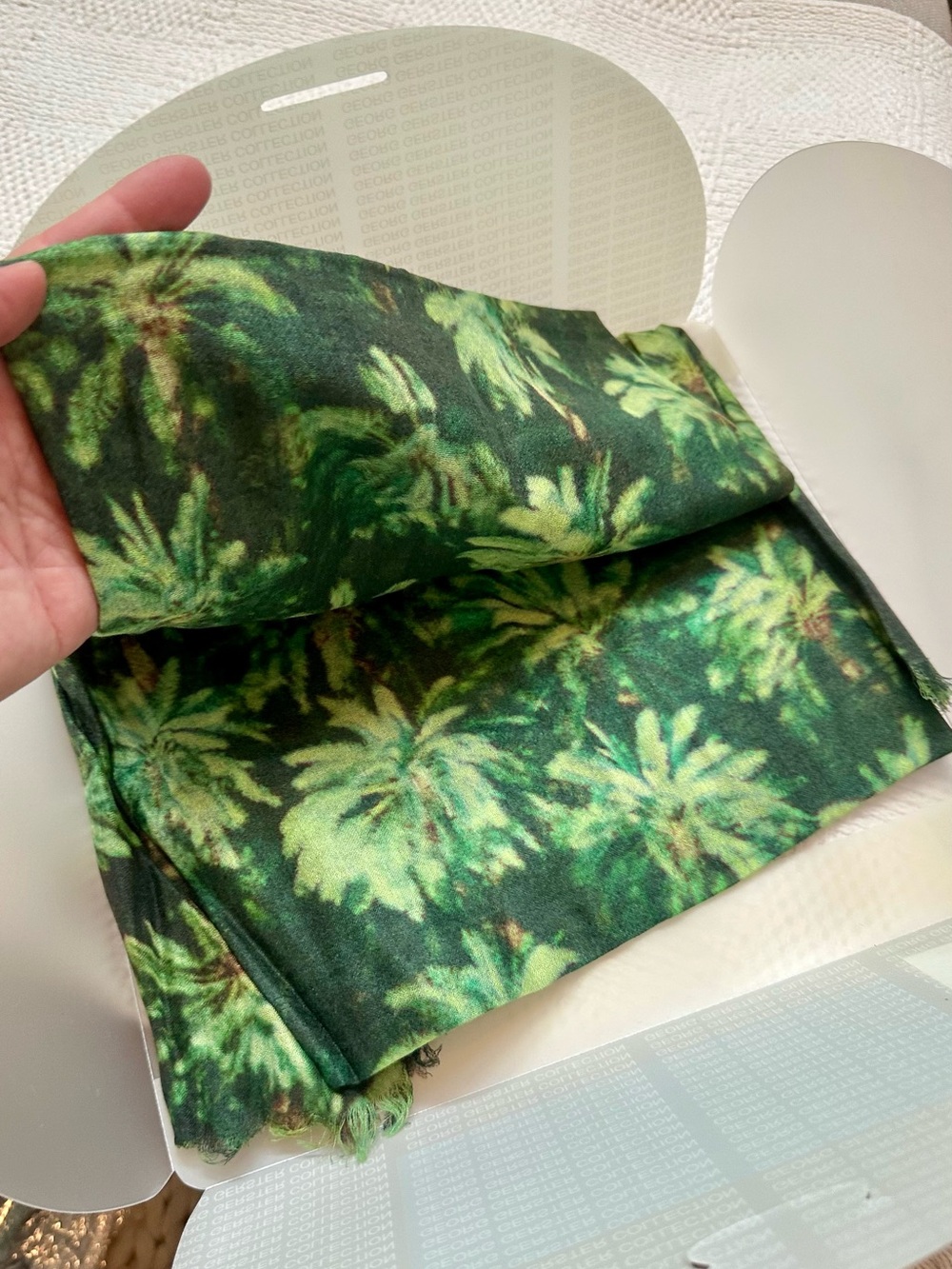 Lincoln Kelly Women’s Green Palm-Print Scarf